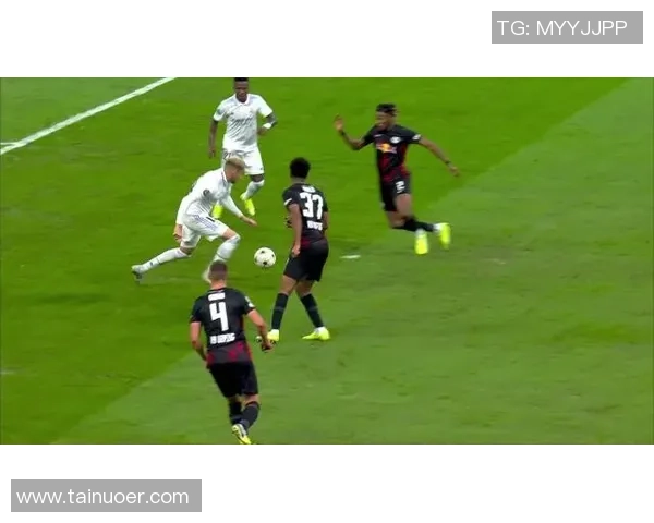 国王杯激战皇马与莱比锡战平0比0意外冷门引发全场热议与欢呼 国王杯激战皇马与莱比锡战平0比0意外冷门引发全场热议与欢呼