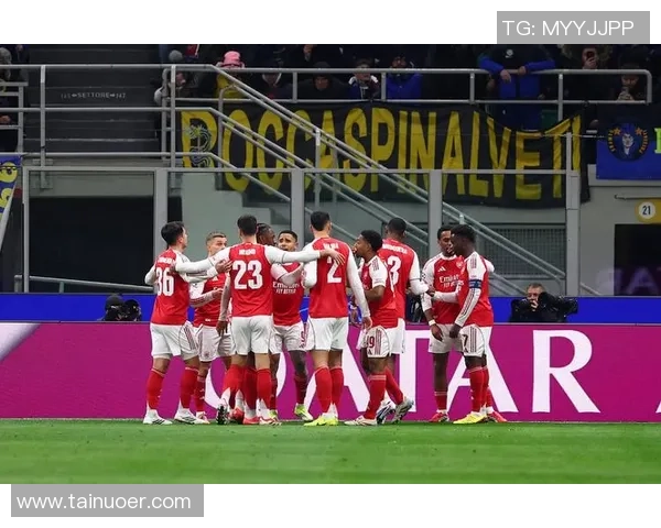 意甲激战：多特蒙德逆转阿森纳红牌事件引发全场热议与争议