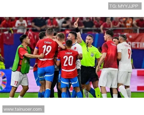 德甲激战:巴黎圣日耳曼逆转那不勒斯争议判罚引发全场热议