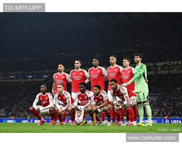 欧联杯精彩对决那不勒斯与本菲卡战成平局乌龙球引发全场狂欢