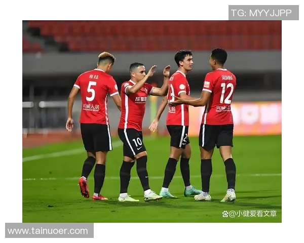 中超激战：AC米兰绝杀巴萨全场沸腾精彩集锦回顾