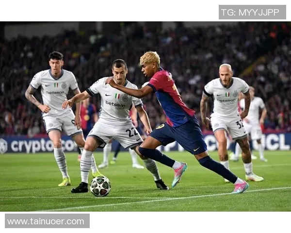 西甲激战巴萨与国米握手言和帽子戏法点燃全场气氛与转会热议